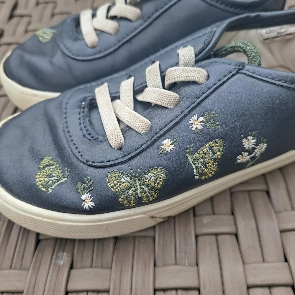 3/15 Oshkosh Bgosh shoes size 9 M🦋